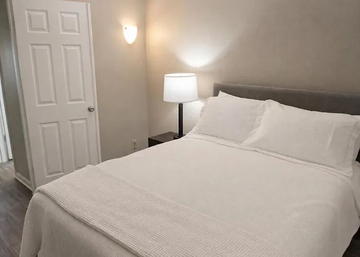 Escape 2br 2ba Pool Gym And King Bed Chandler