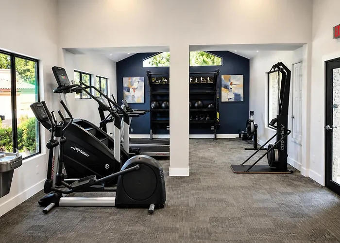 Escape 2br 2ba Pool Gym And King Bed * Chandler