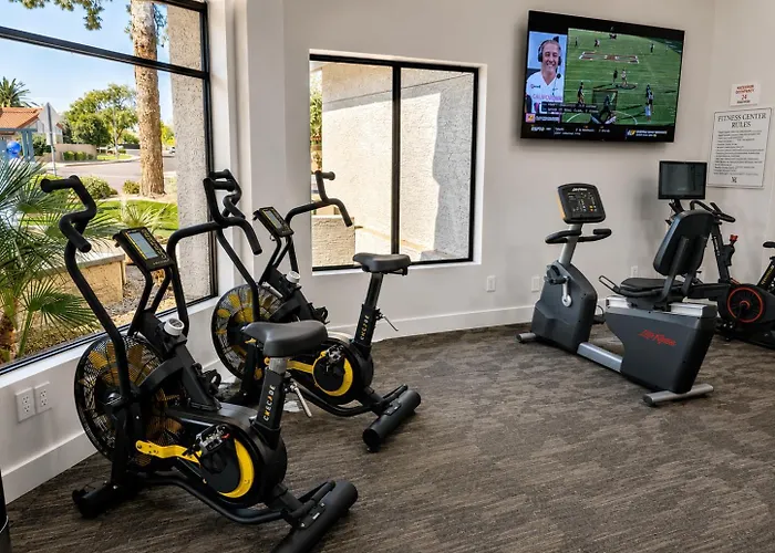 Escape 2br 2ba Pool Gym And King Bed Chandler